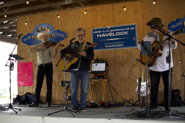The Havelock Fair midway